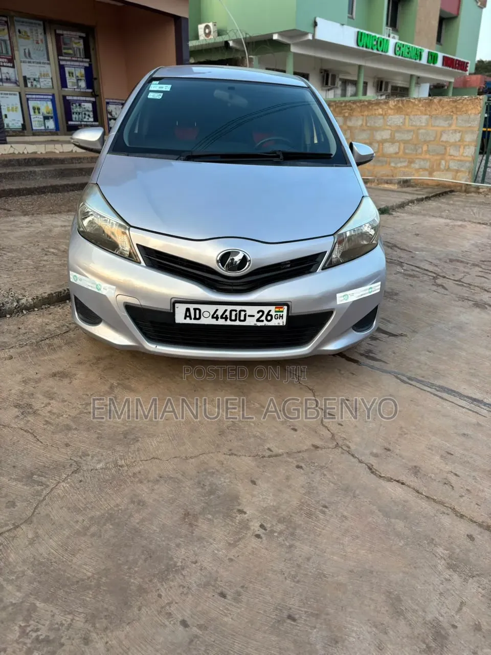 Toyota Vitz 2013 Silver