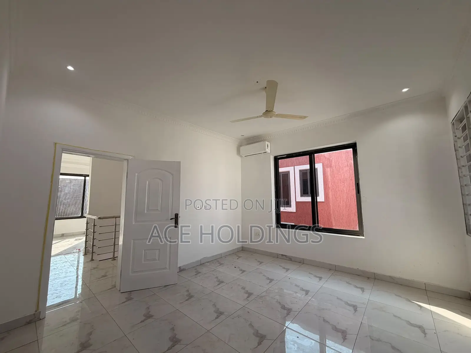 3bdrm Townhouse / Terrace in Nanakrom, School Junction for rent