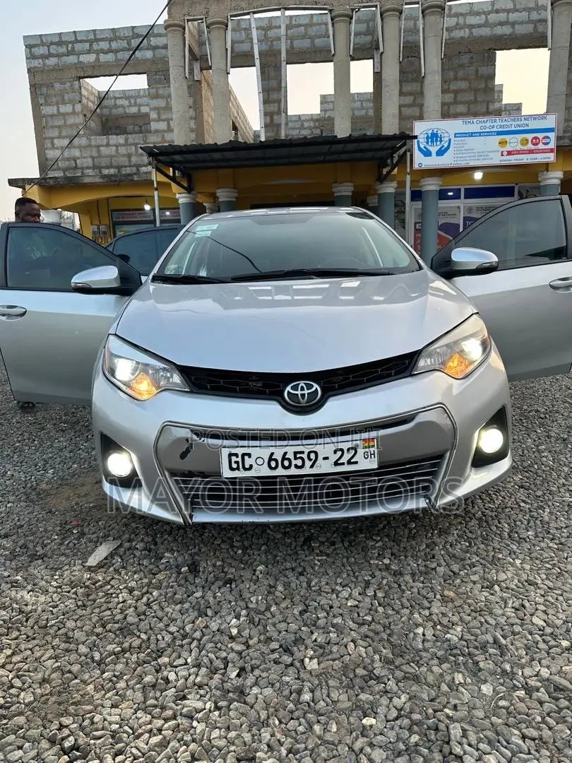 Toyota Corolla S 4dr Sedan (1.8L 4cyl CVT) 2015 Silver
