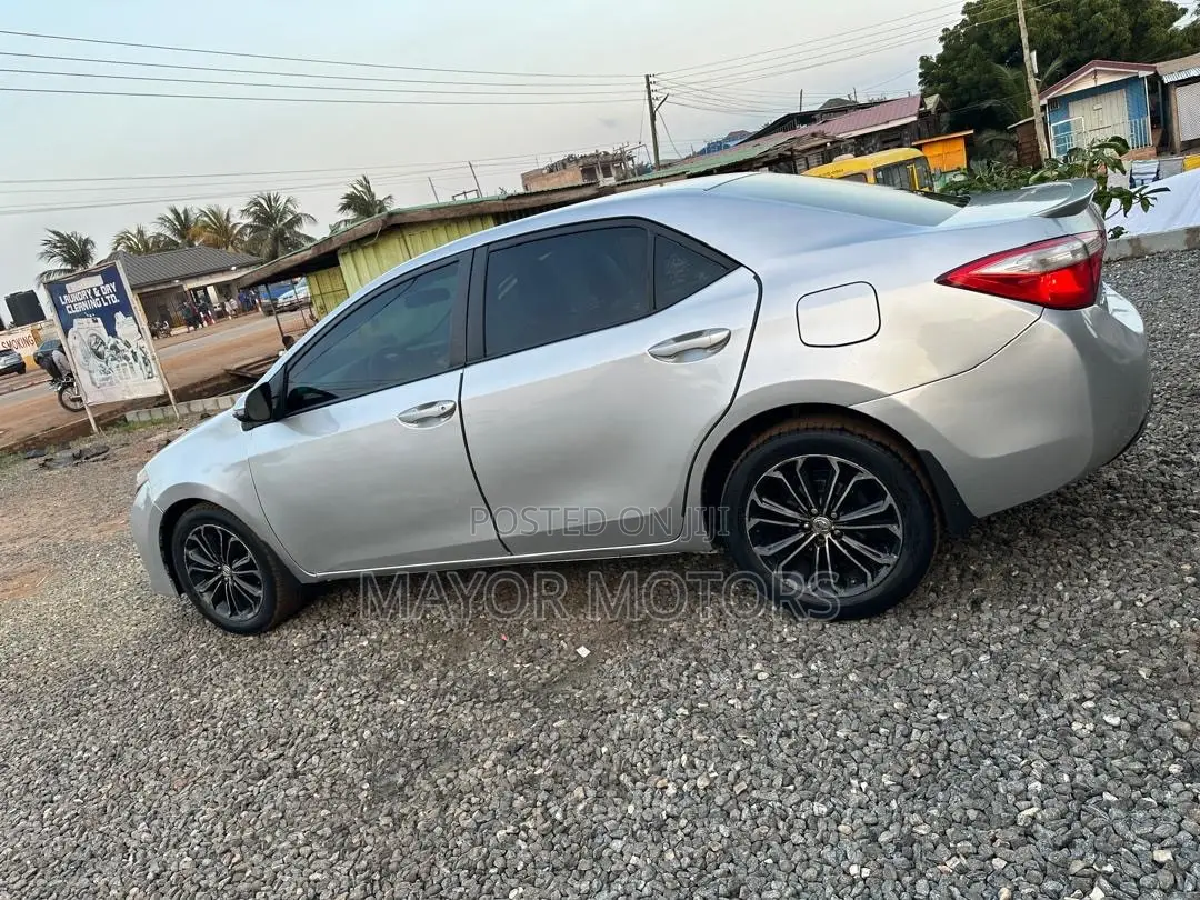 Toyota Corolla S 4dr Sedan (1.8L 4cyl CVT) 2015 Silver