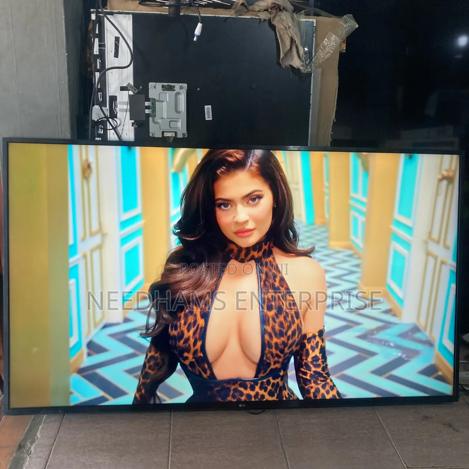 65 Inches LG Smart Uhd TV