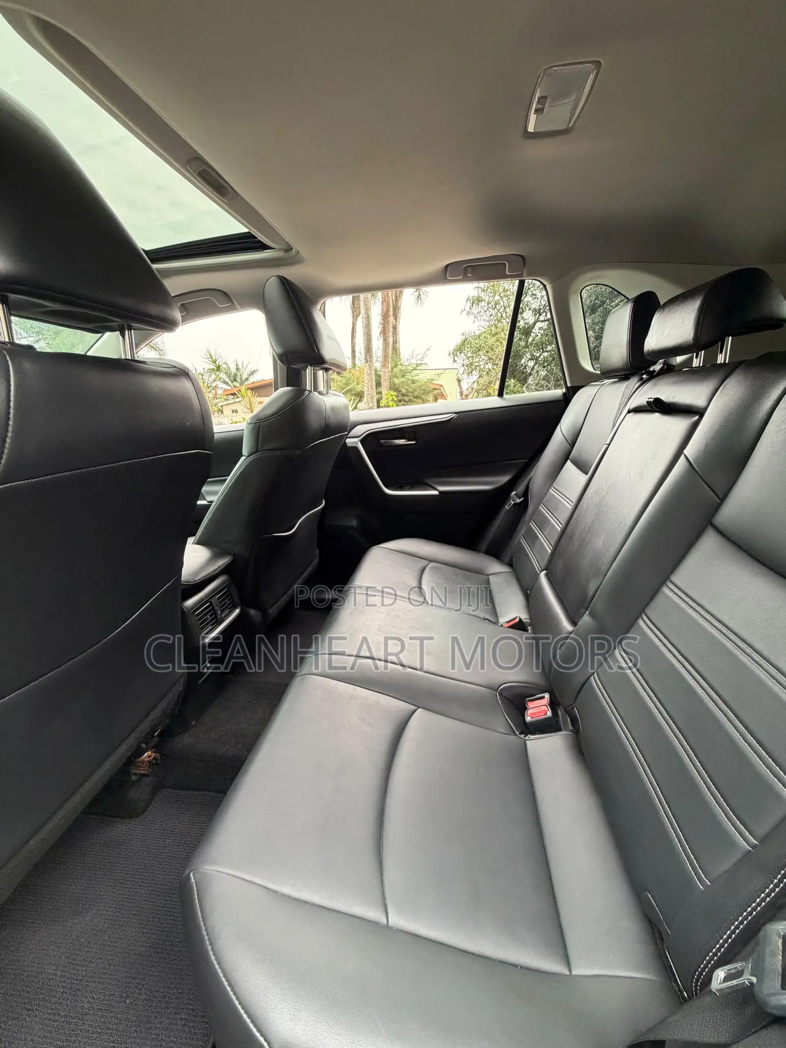 Toyota RAV4 XLE Premium 2021 Gray