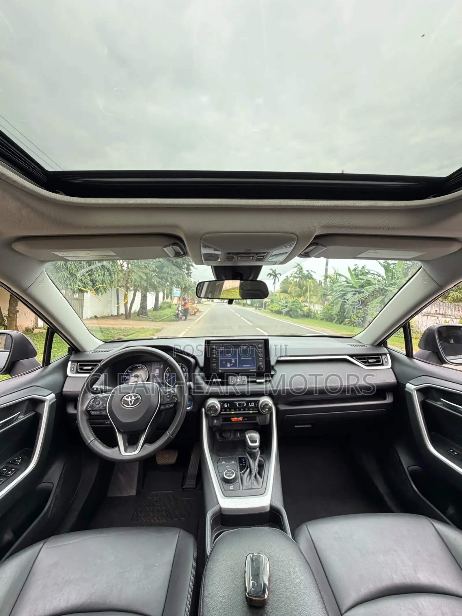 Toyota RAV4 XLE Premium 2021 Gray