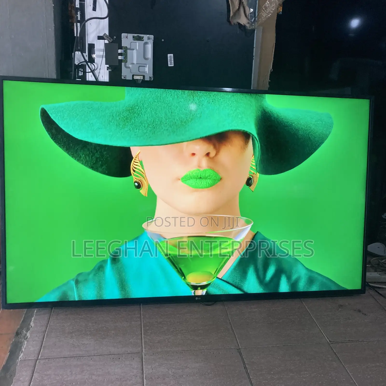 65 Inches LG Uhd Ai Thinq Bluetooth Smart TV ( Uk -Used )