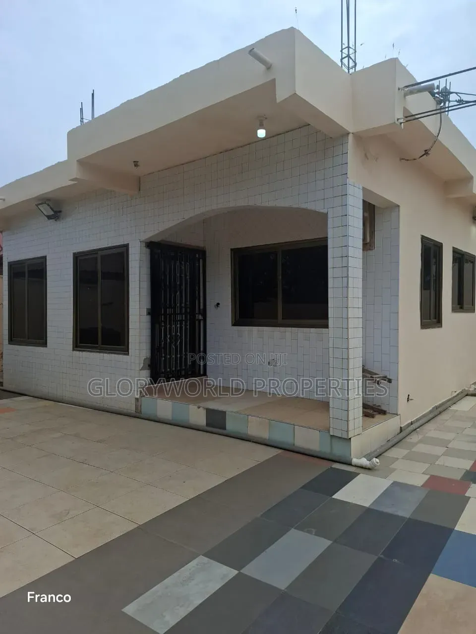 3bdrm House in Baatsona Total for rent