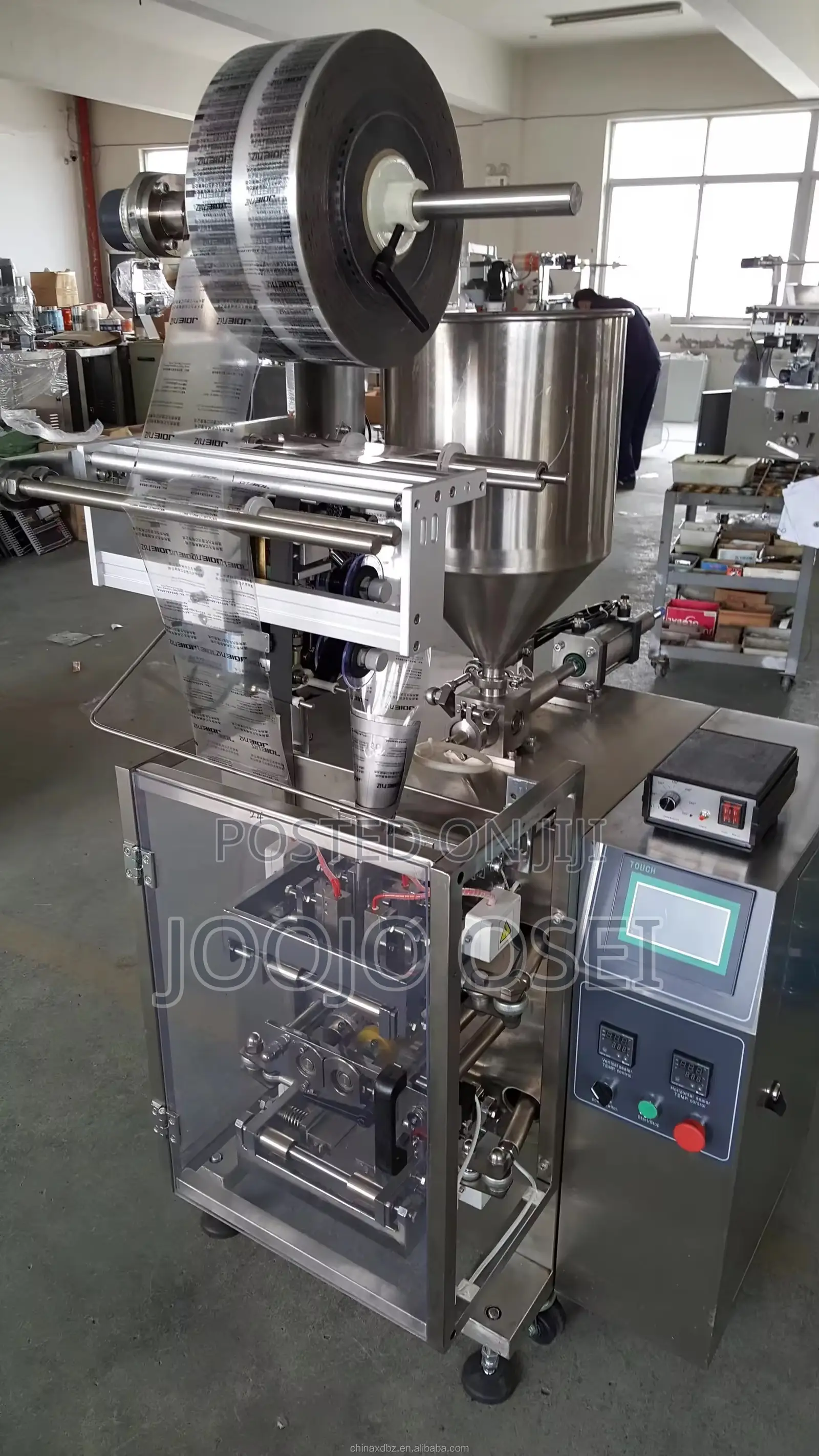 Liquid Packaging and Sealing Machine