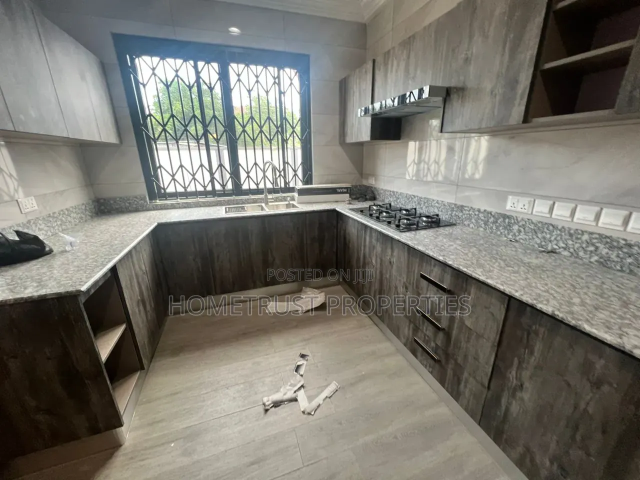 4bdrm Duplex in Teshie Nungua for sale
