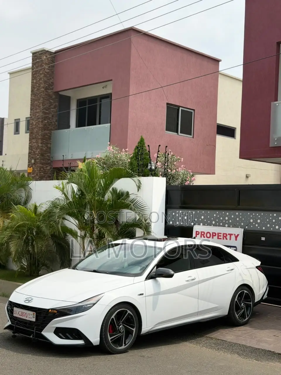 Hyundai Elantra 2022 White