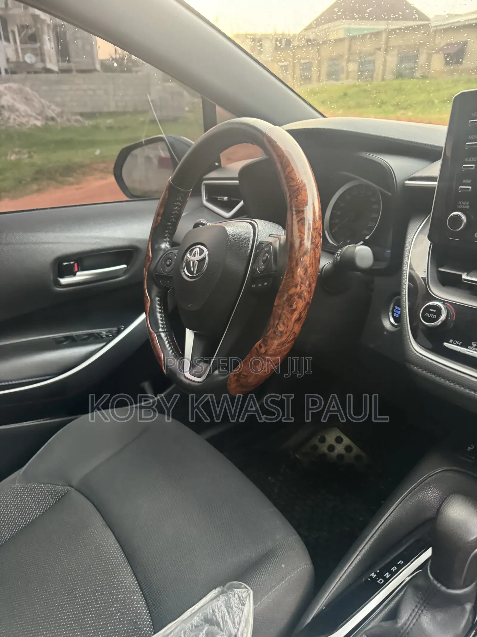 Toyota Corolla SE 2021 White