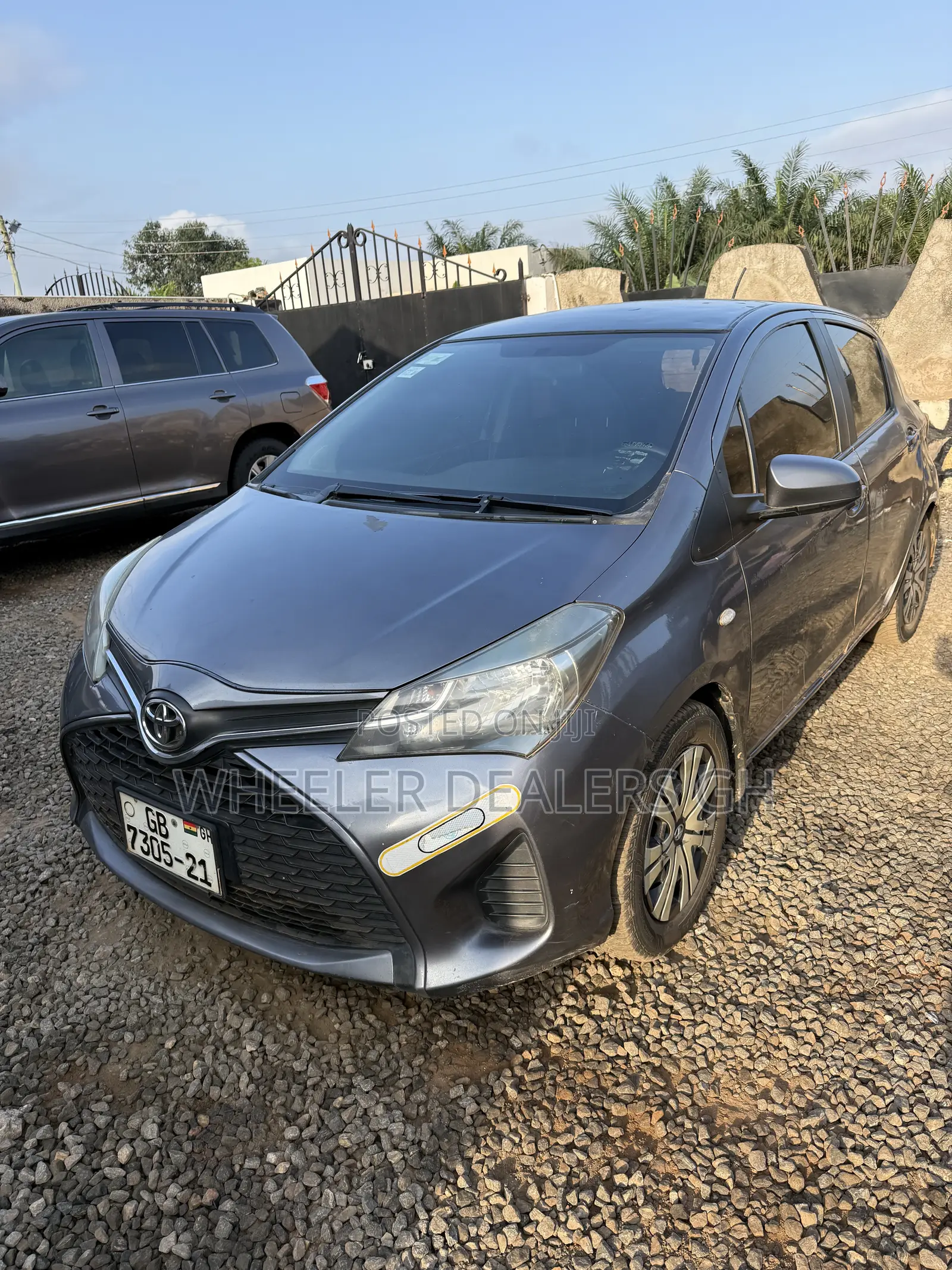 Toyota Yaris SE Hatchback 5dr 2015 Gray