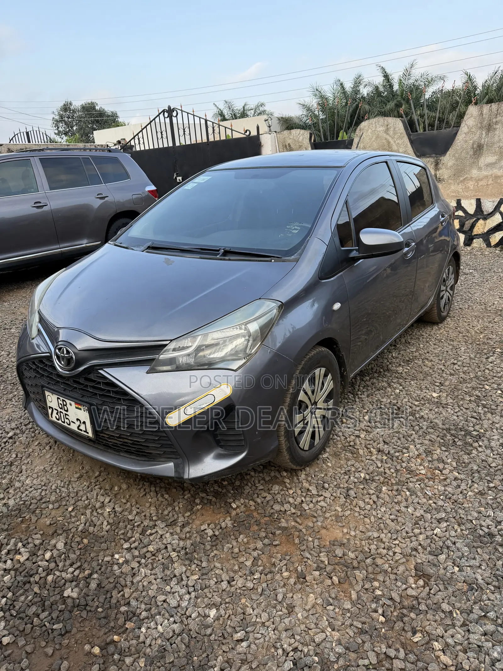 Toyota Yaris SE Hatchback 5dr 2015 Gray