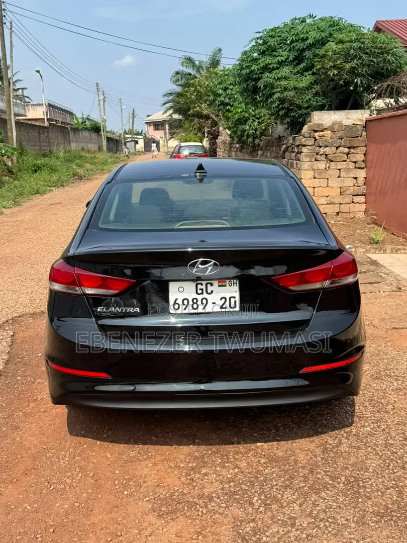 Hyundai Elantra 2018 Black