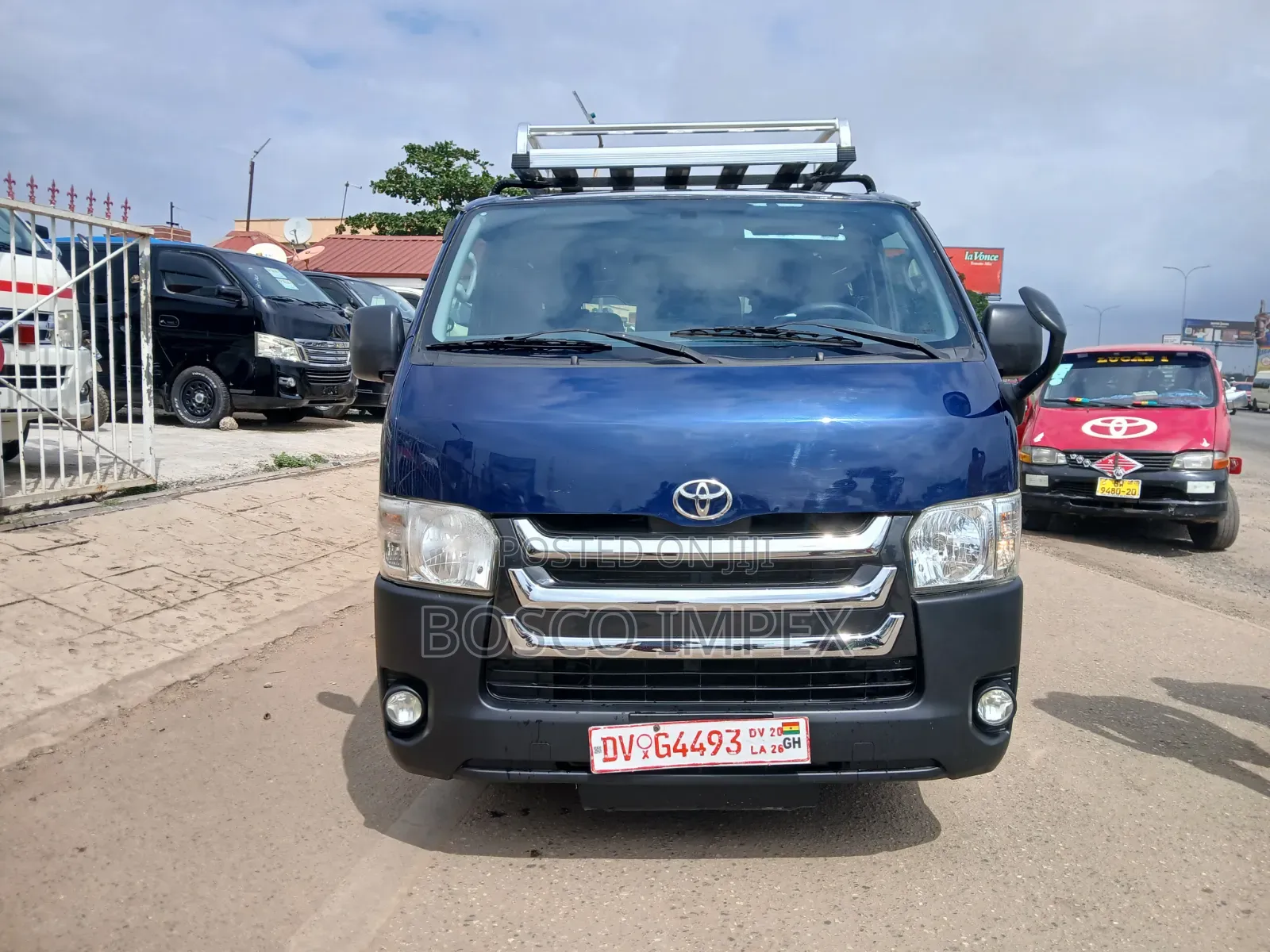 Toyota HiAce 2015 Blue