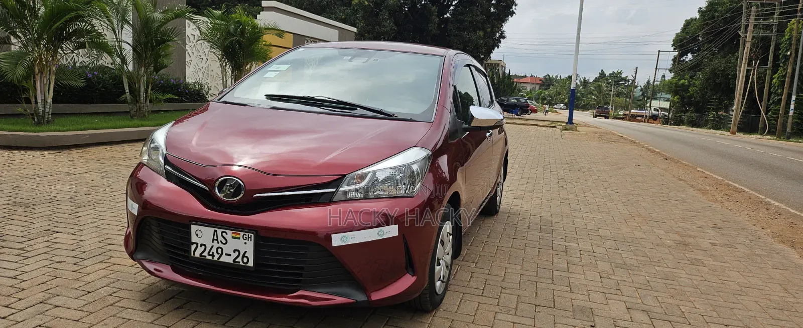 Toyota Vitz 2015 Brown