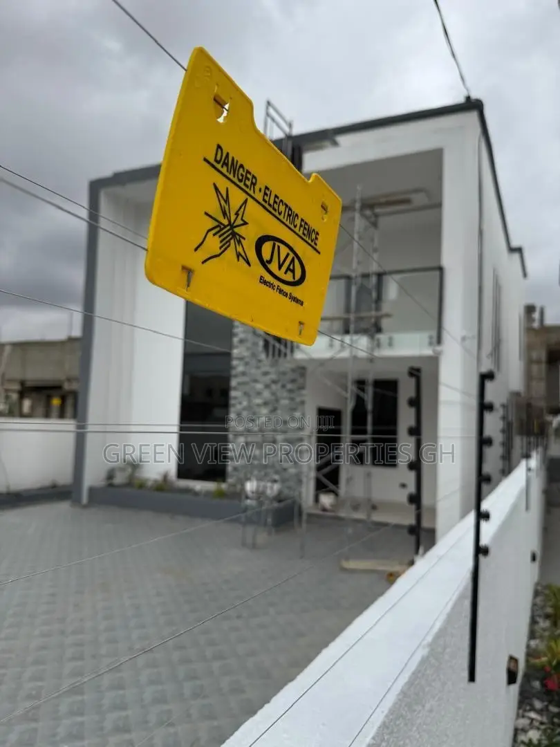 4bdrm Duplex in East Legon for sale