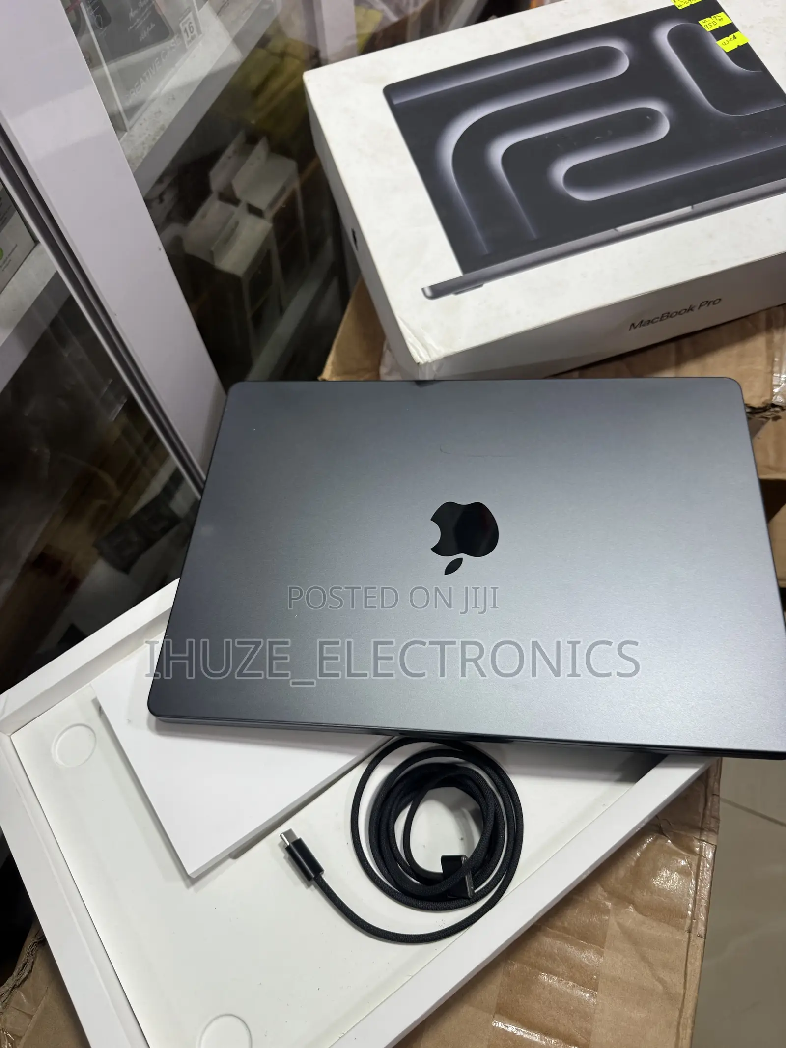 Laptop Apple MacBook Pro 2024 M4 Pro 24GB Apple M4 Pro SSD 512GB