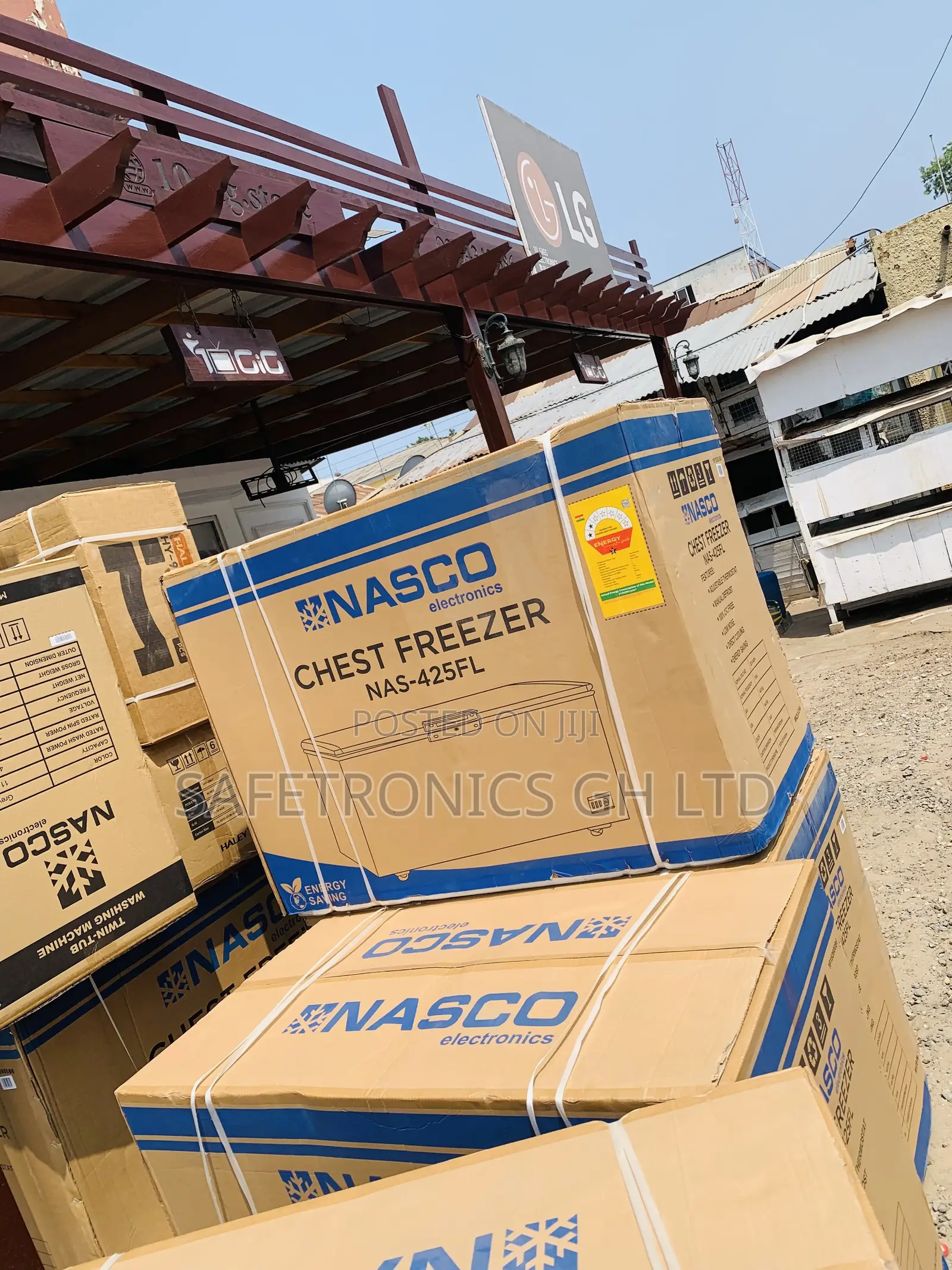 Check Out Nasco NAS-425FL 318-Liter Single-Door Chest Freezer