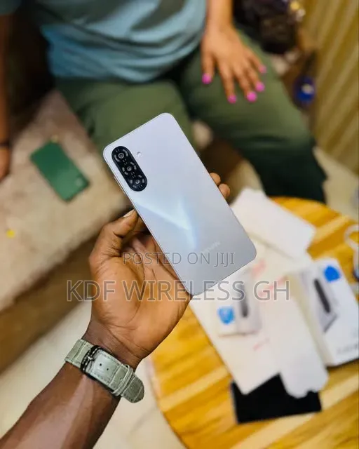New Samsung Galaxy A17 5G 256 GB Silver