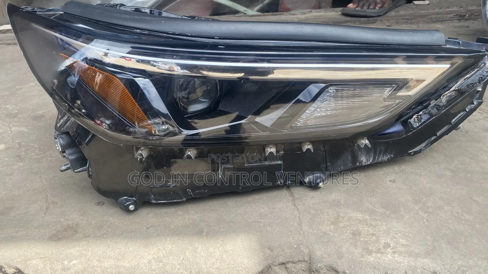 Toyota Highlander Grande 2024 Headlight Normal