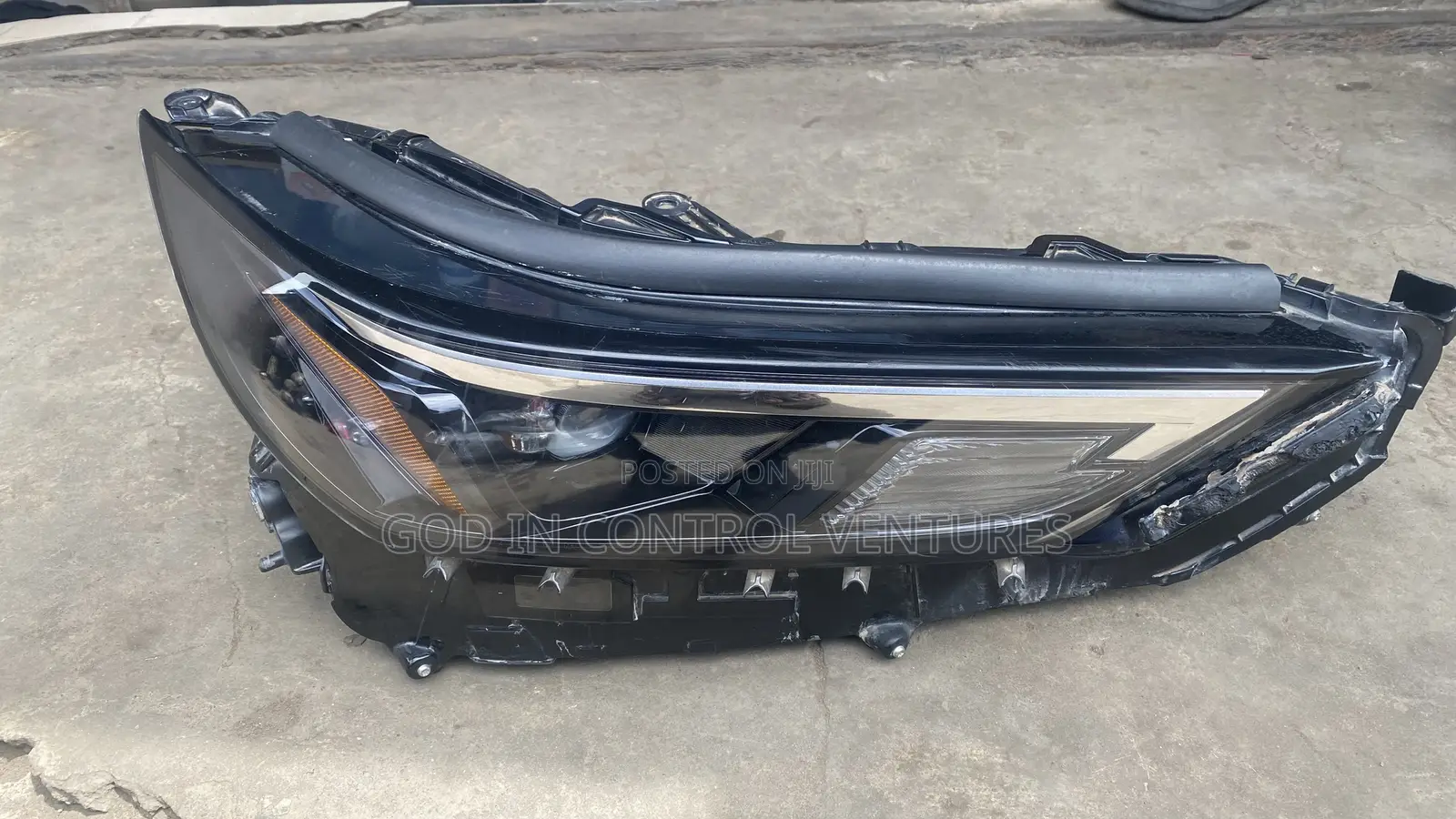 Toyota Highlander Grande 2024 Headlight Normal