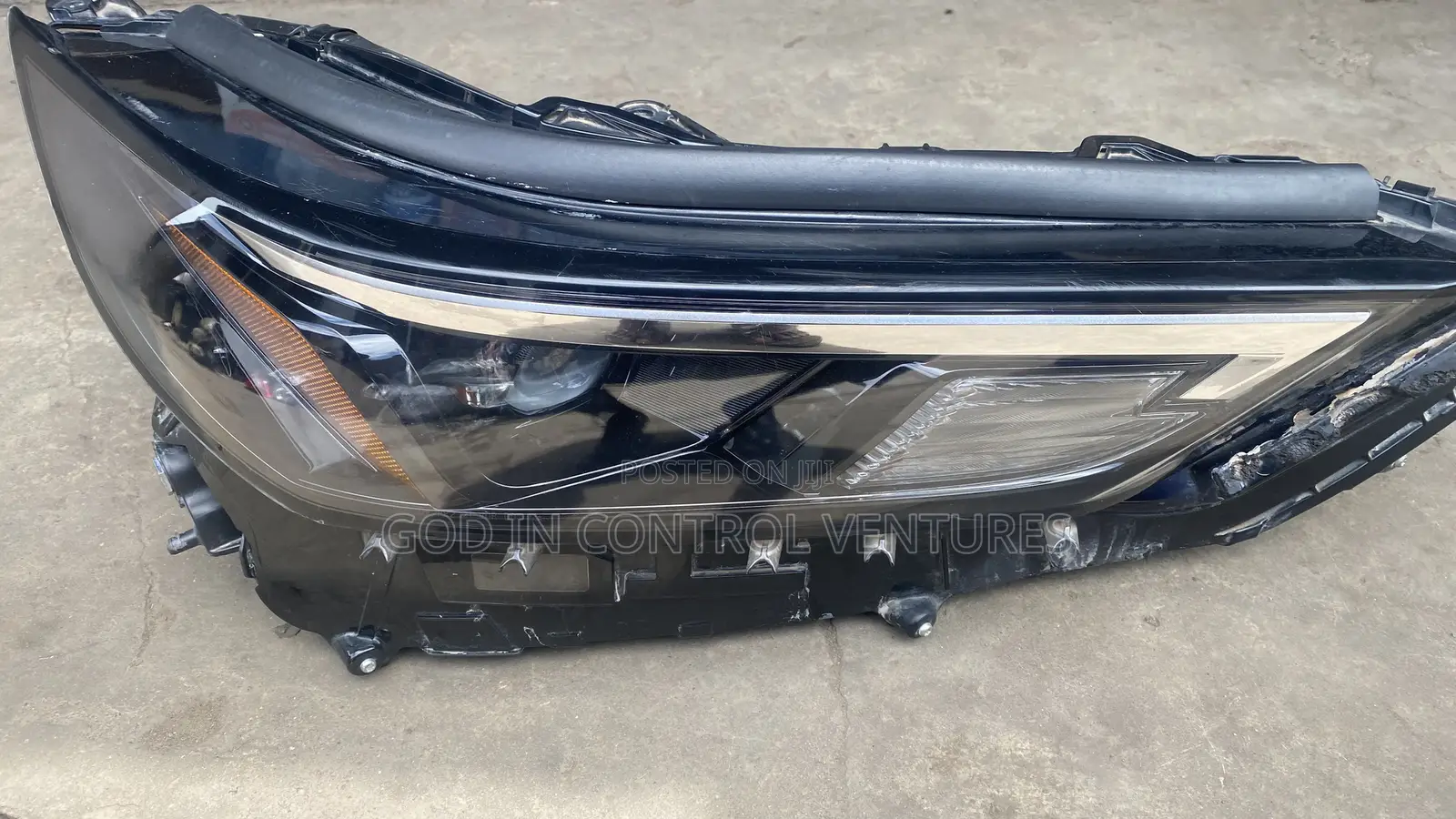 Toyota Highlander Grande 2024 Headlight Normal