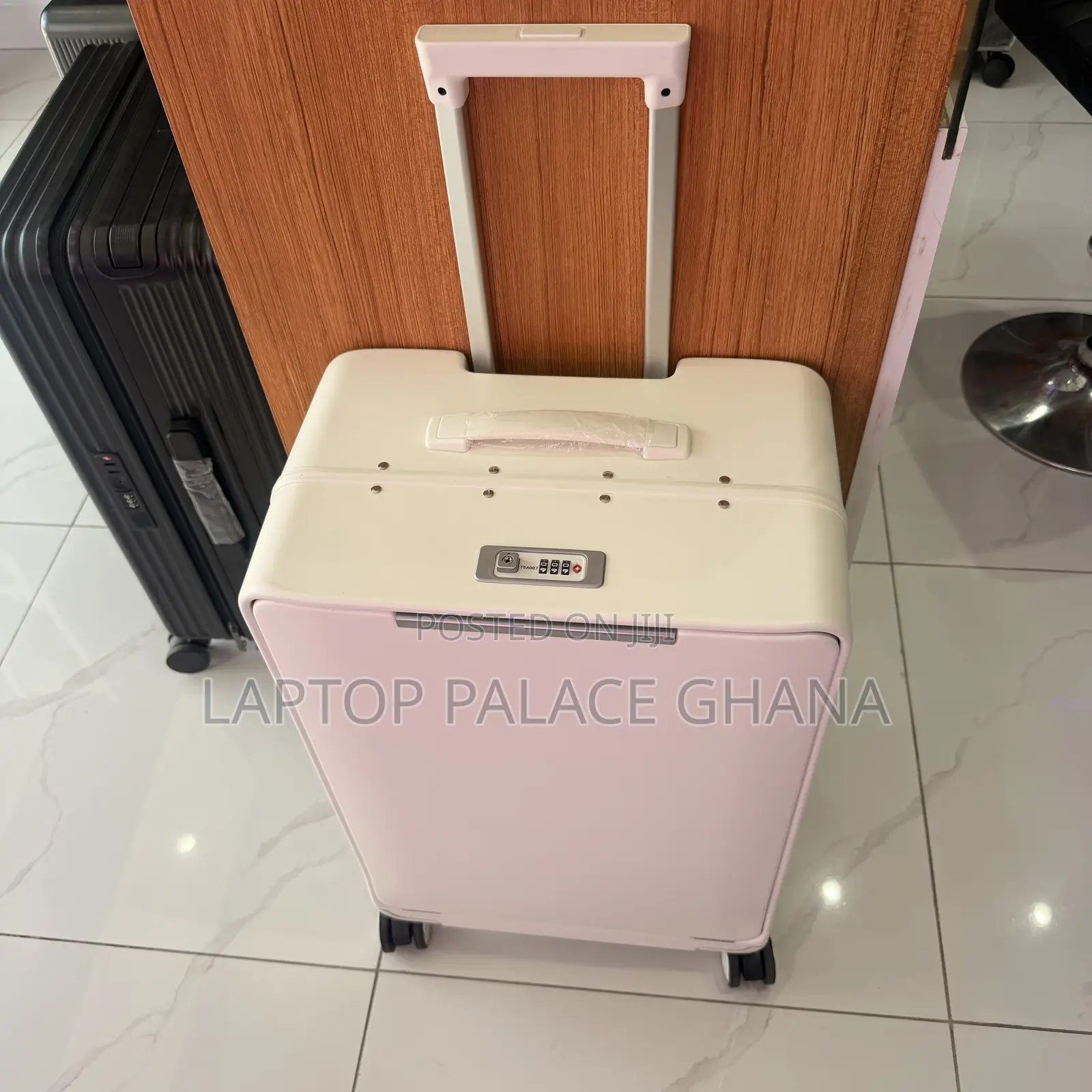 McMillan Meduim Size Suitcase White