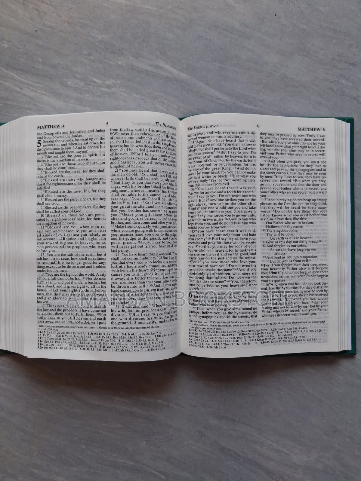 Holy Bible: Revised Standard Version (Small)