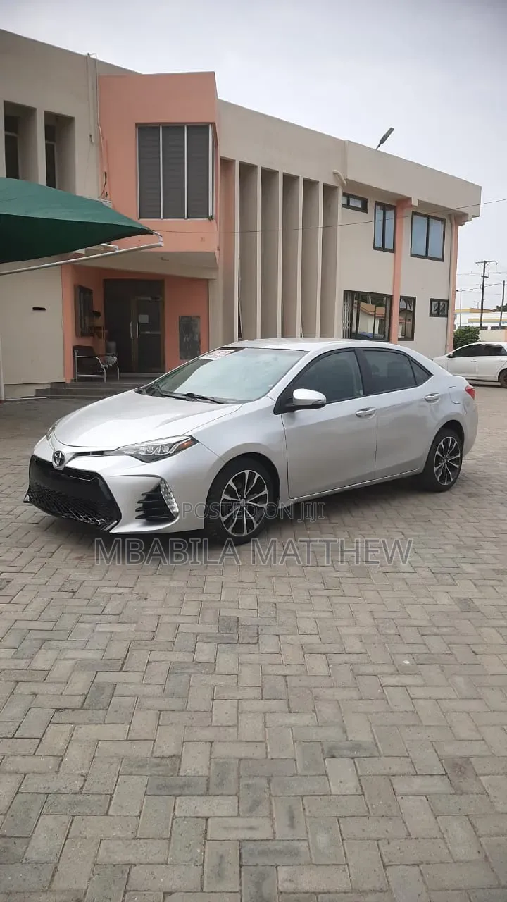 Toyota Corolla 2017 Silver