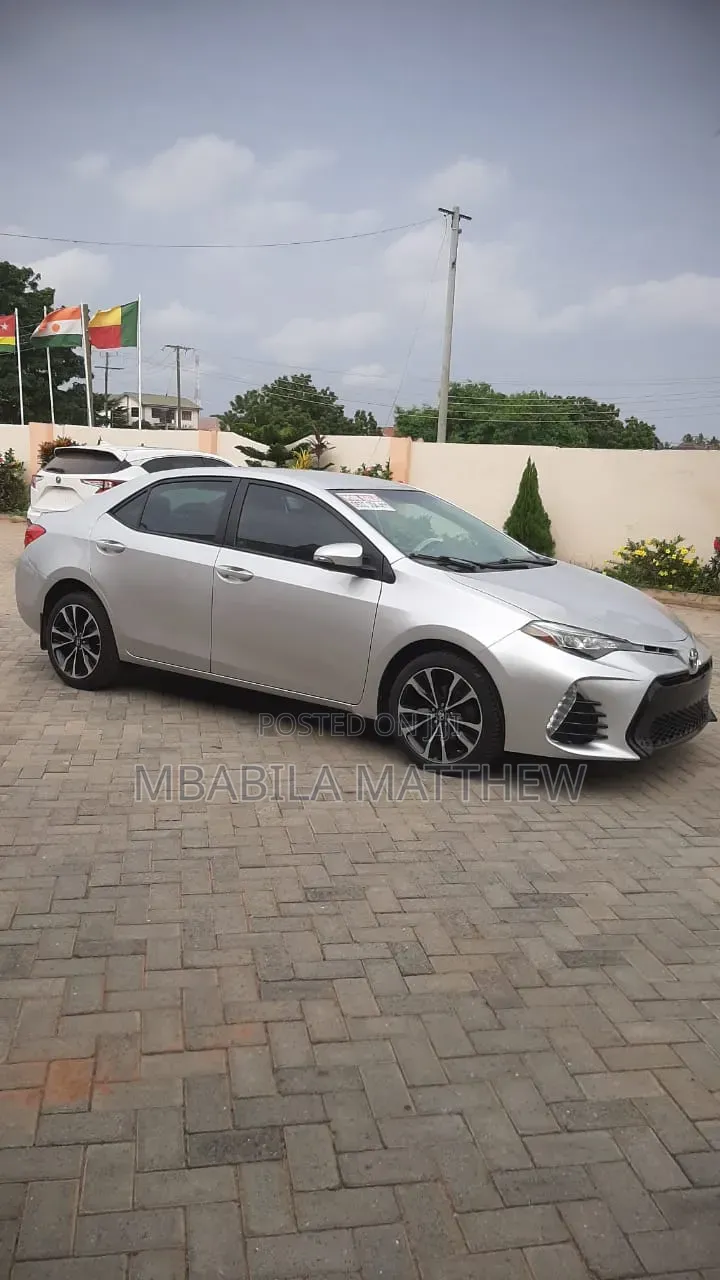 Toyota Corolla 2017 Silver