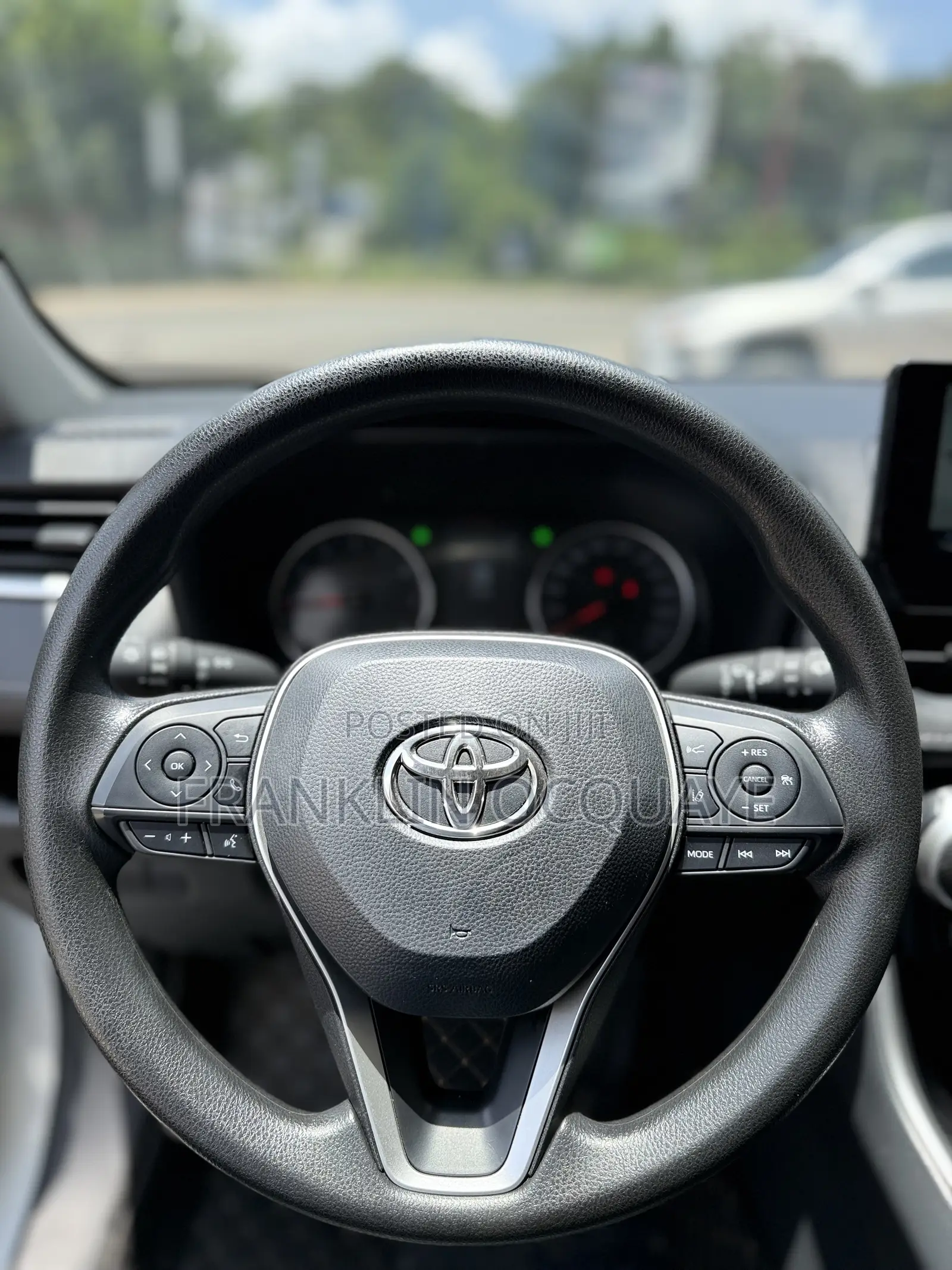 Toyota RAV4 LE 2025 White