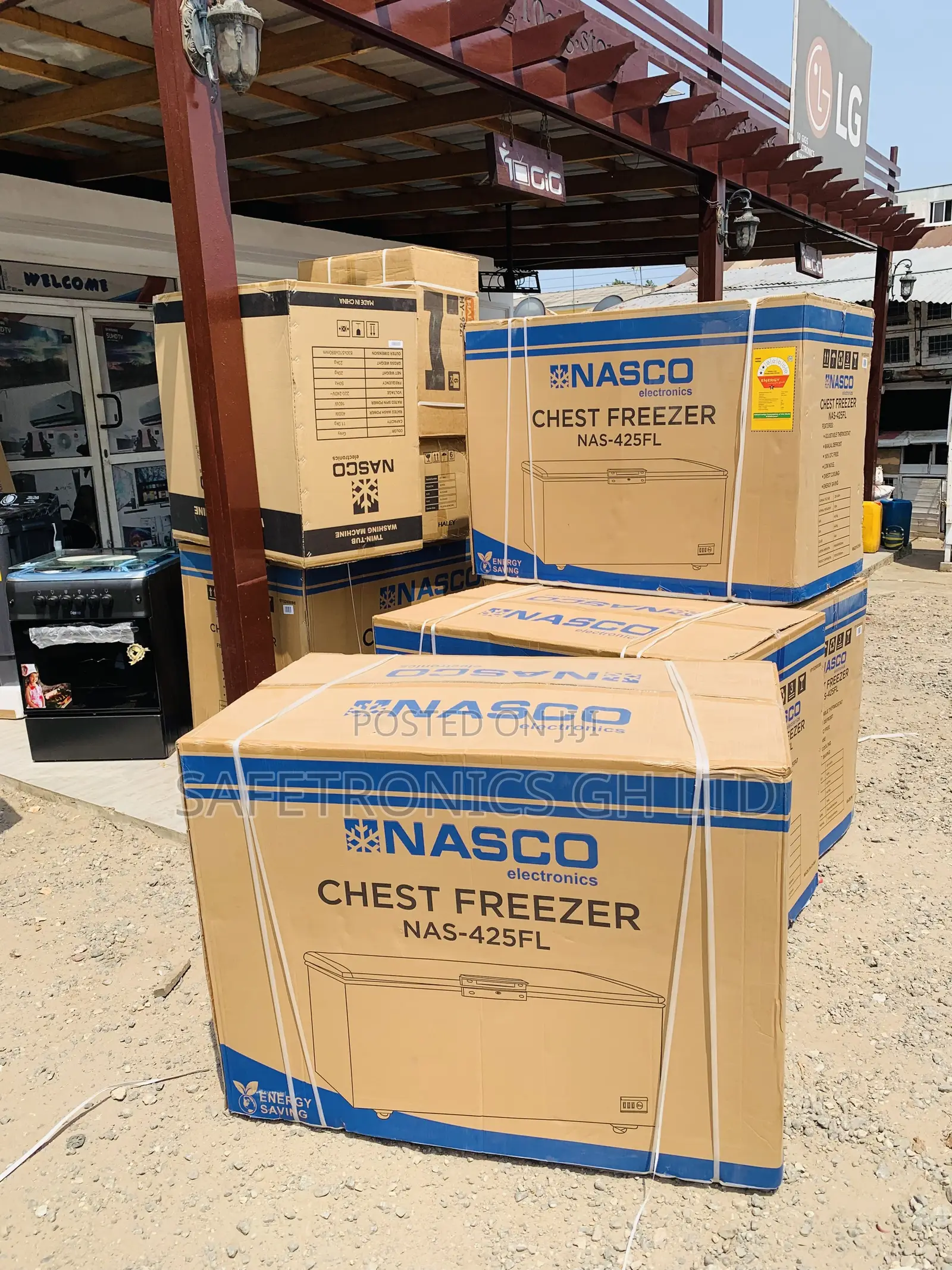 Accurate Nasco NAS-425FL 318-Liter Single-Door Chest Freezer