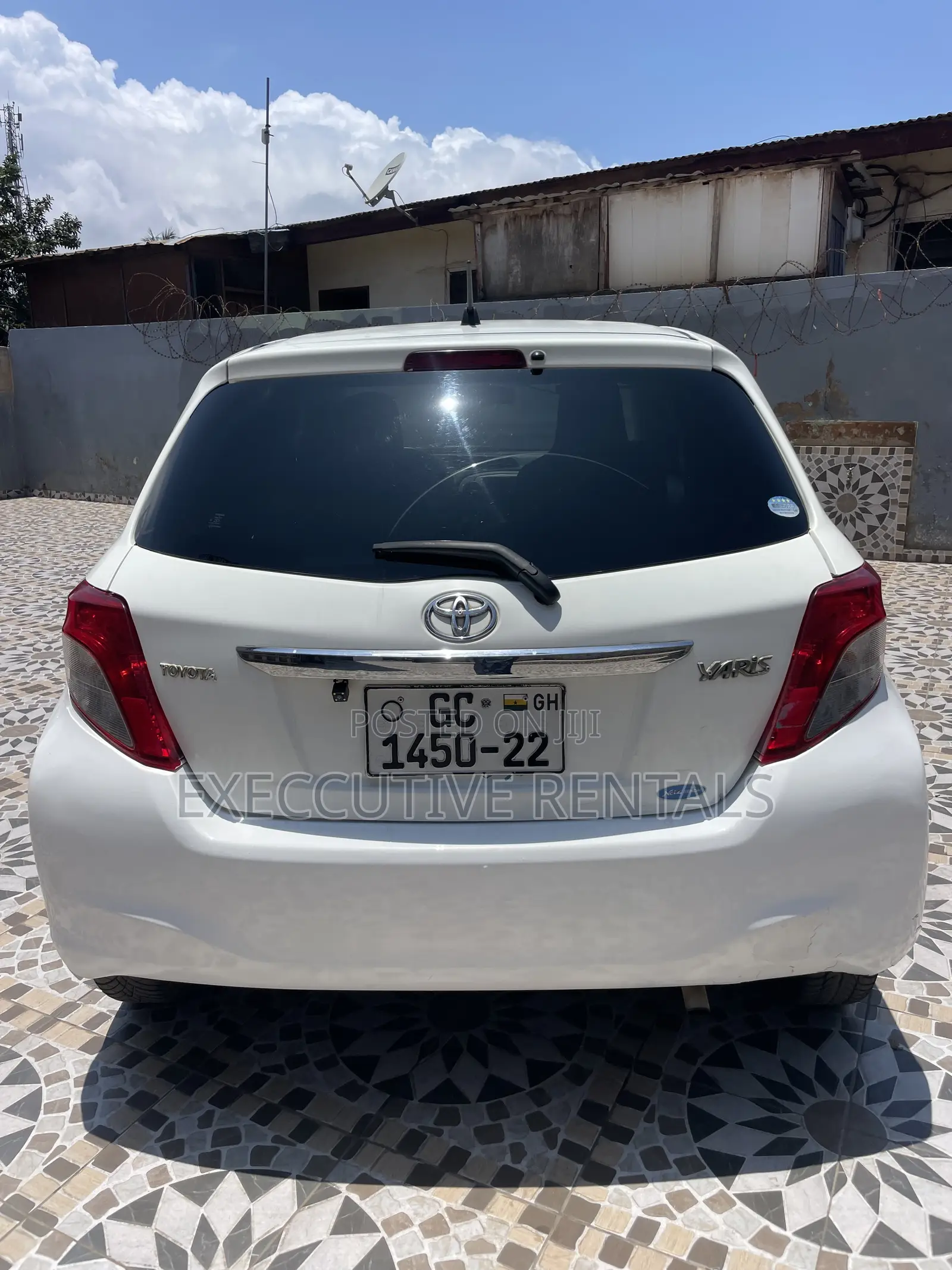 Toyota Vitz 2012 White