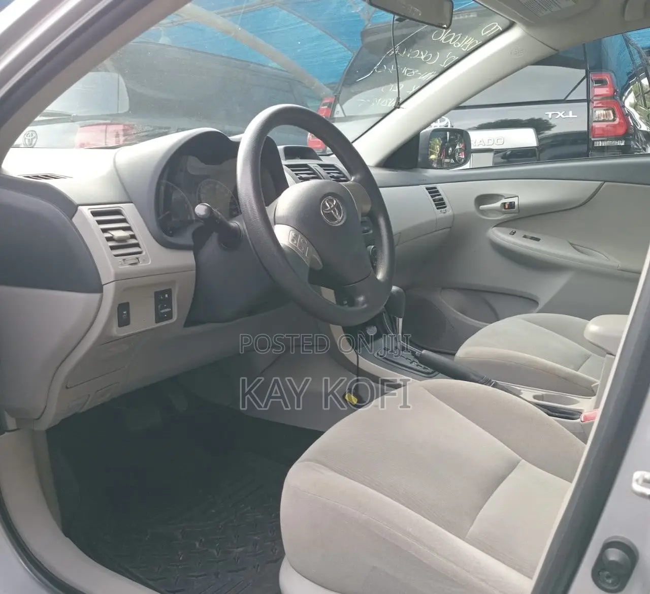 Toyota Corolla LE 4dr Sedan (1.8L 4cyl 4A) 2013 Silver
