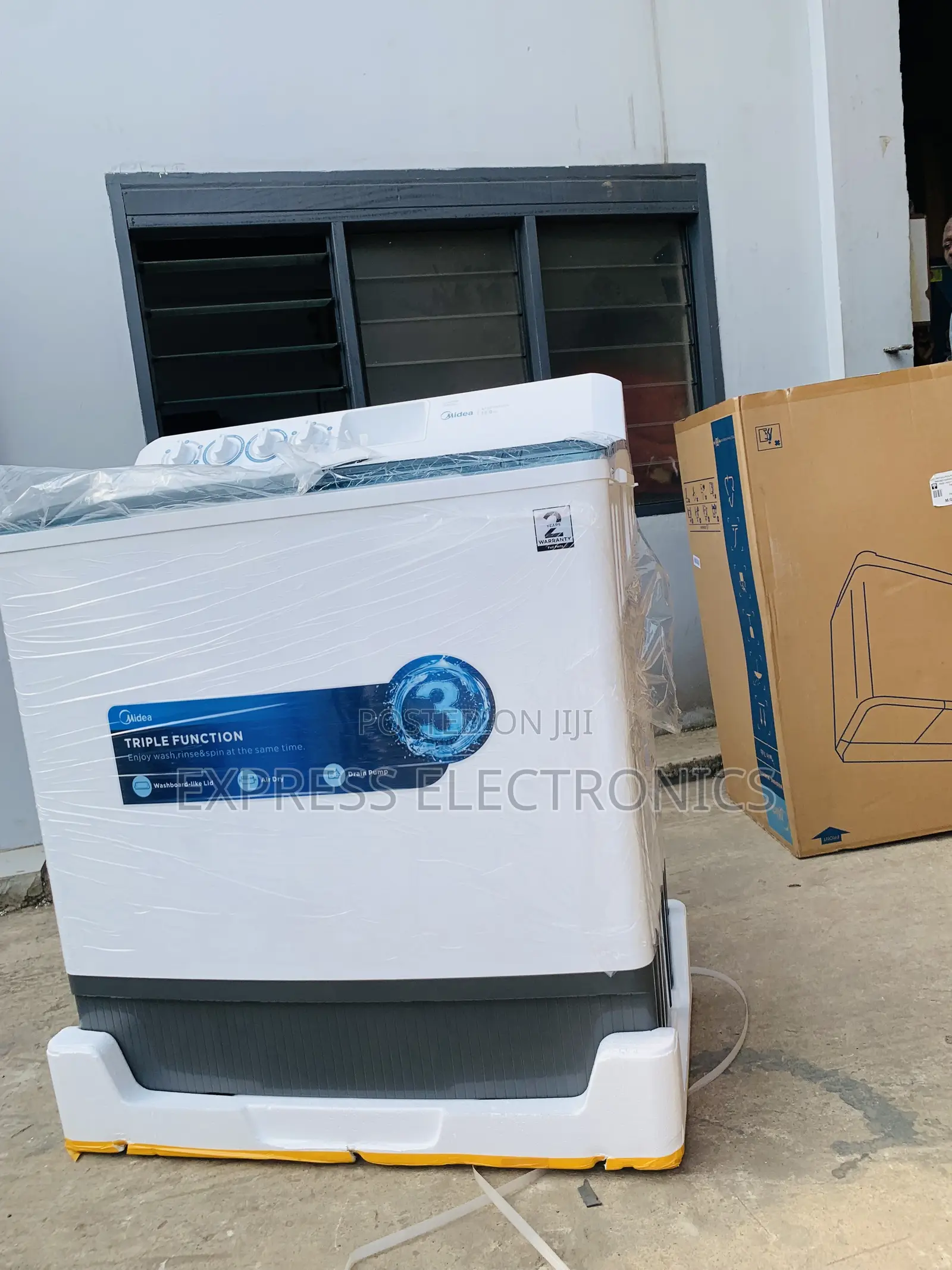 Long Lasting Midea 18 KG Twin Tub Semi Automatic Washing MT100W180/WGH
