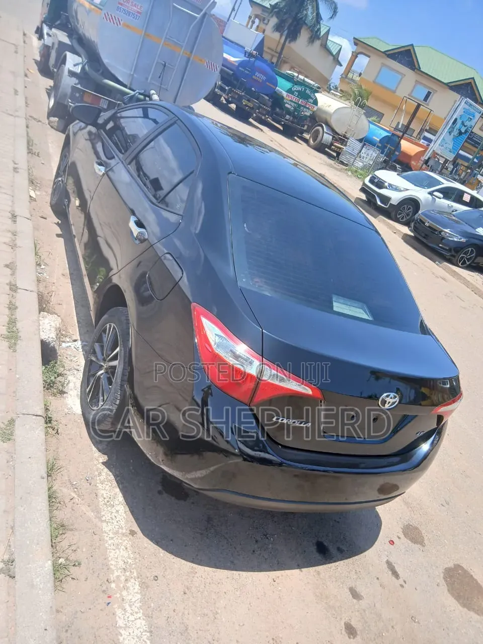 Toyota Corolla LE Premium 4dr Sedan (1.8L 4cyl CVT) 2016 Black