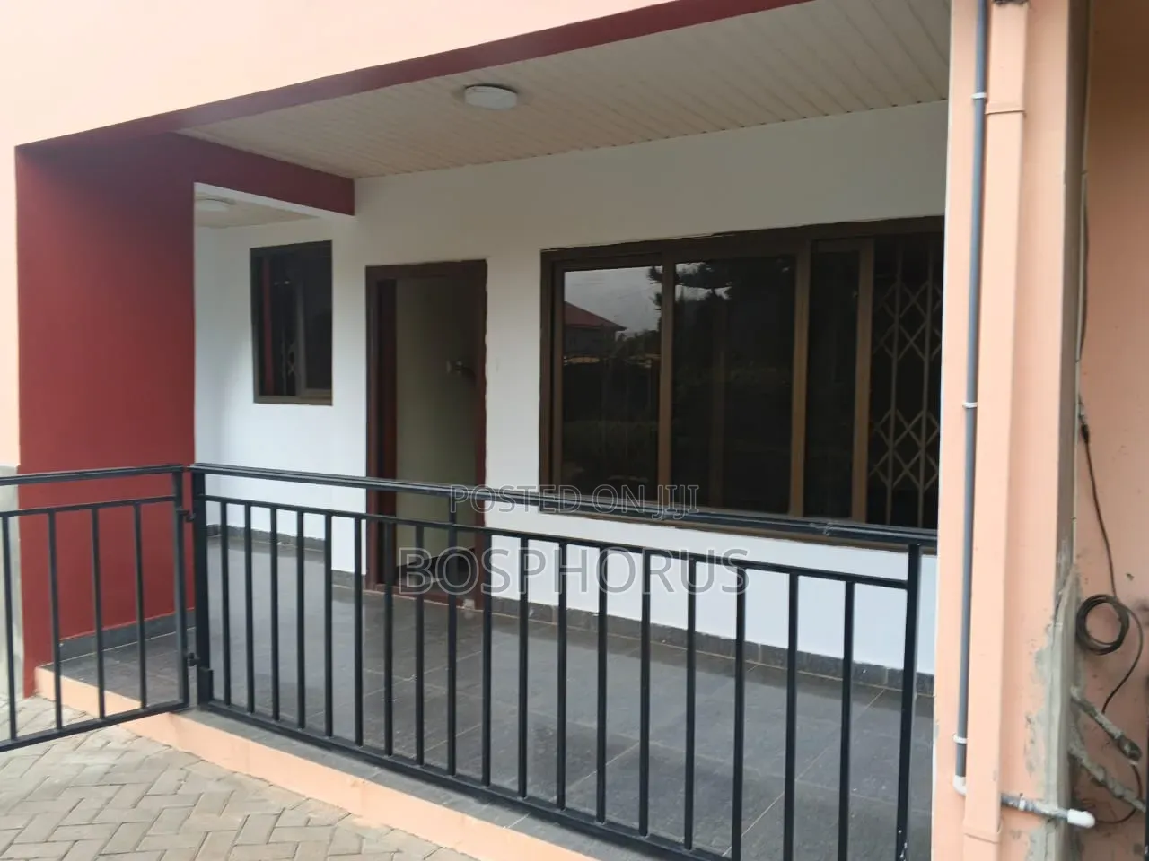 2bdrm Apartment in Lapaz Nyamekye, Nyanmekye for rent