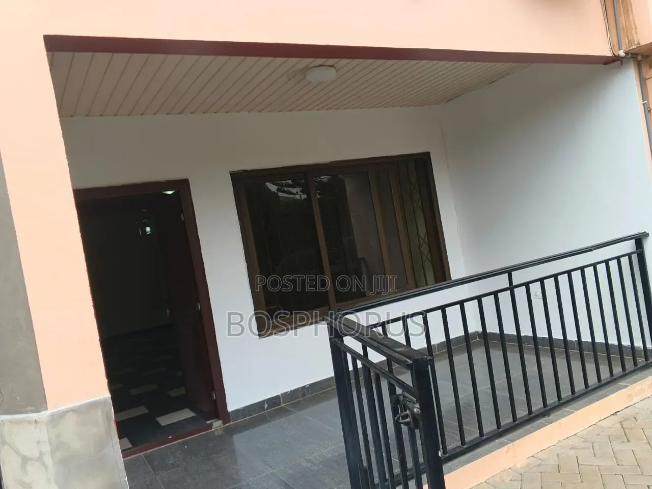 2bdrm Apartment in Lapaz Nyamekye, Nyanmekye for rent