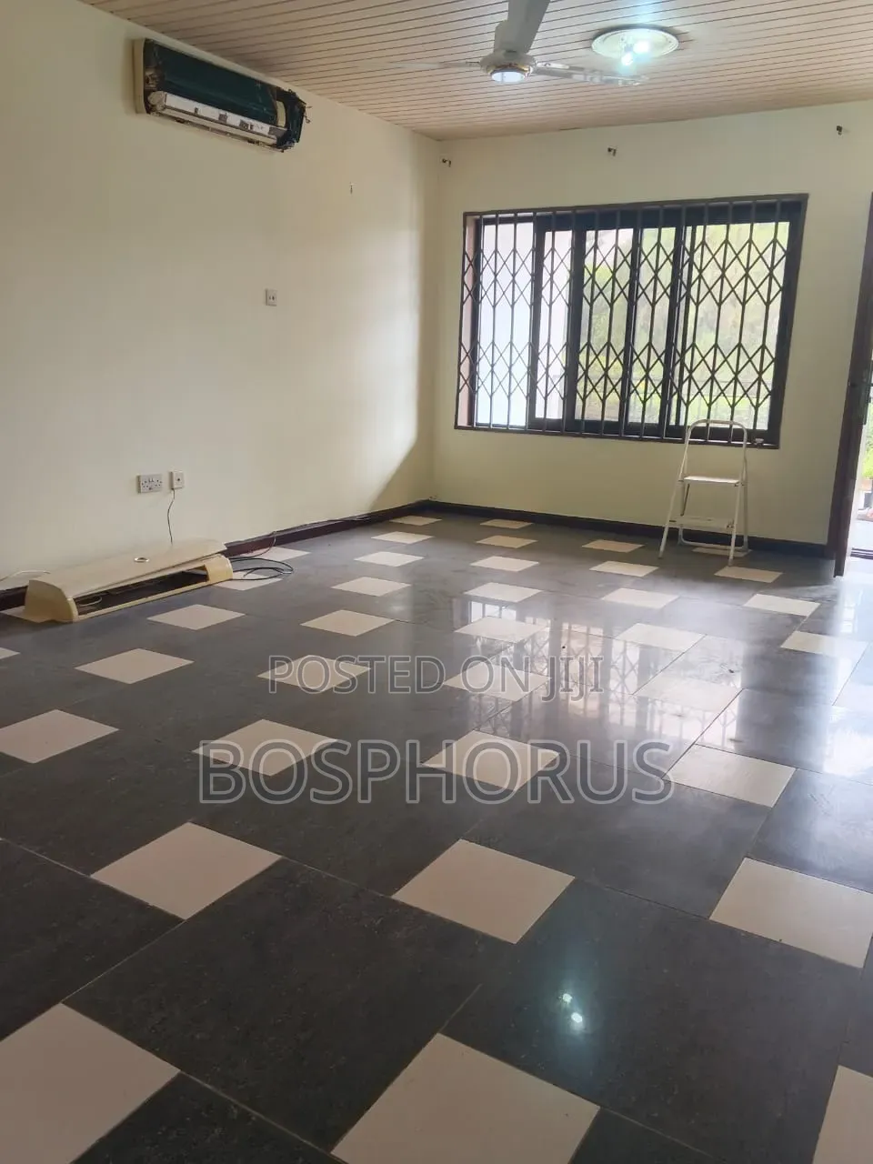 2bdrm Apartment in Lapaz Nyamekye, Nyanmekye for rent