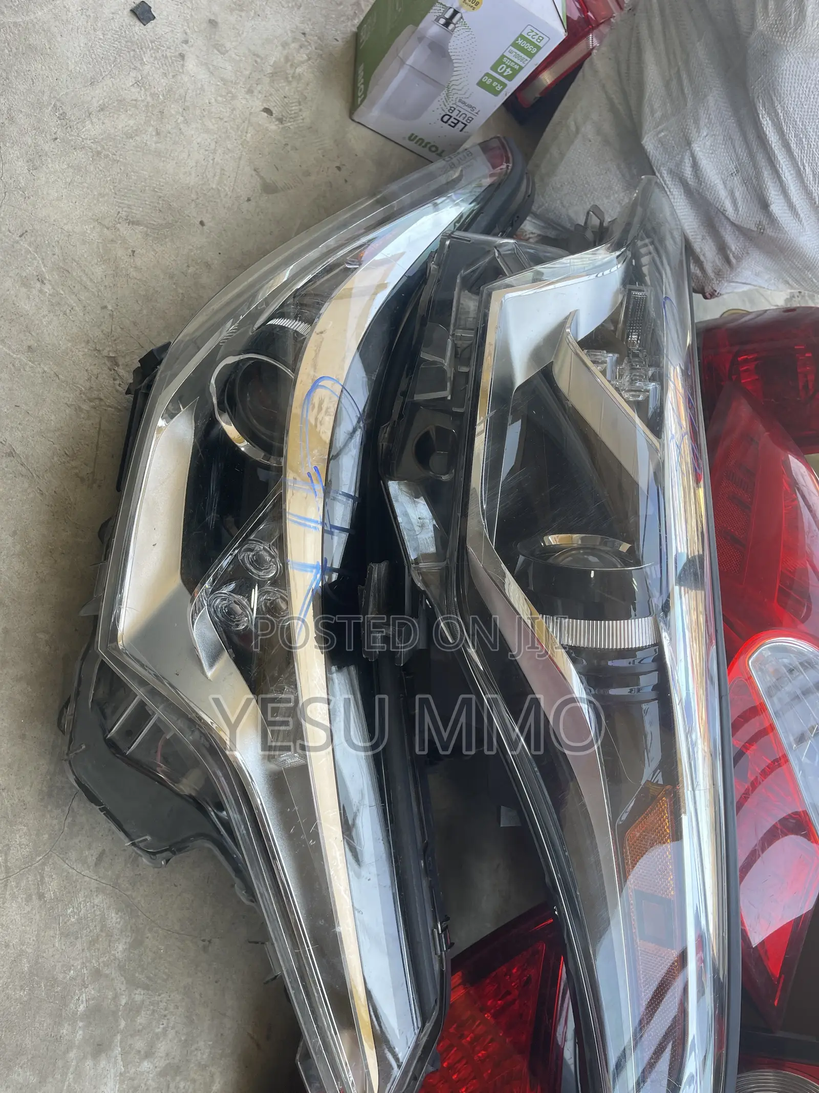 Toyota CH-R 2017-2020 Headlight