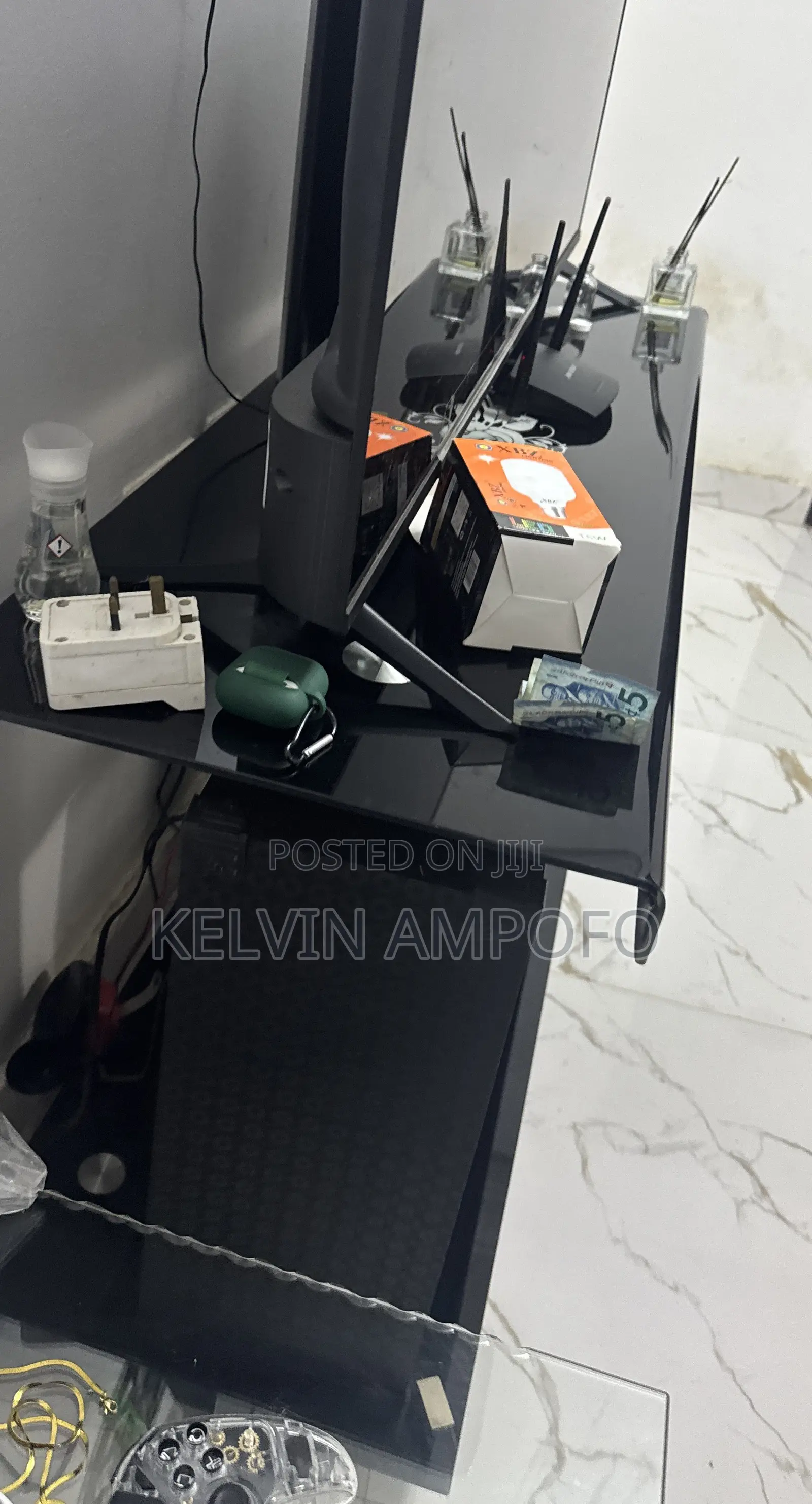 TV Stand With Beautiful Sound System