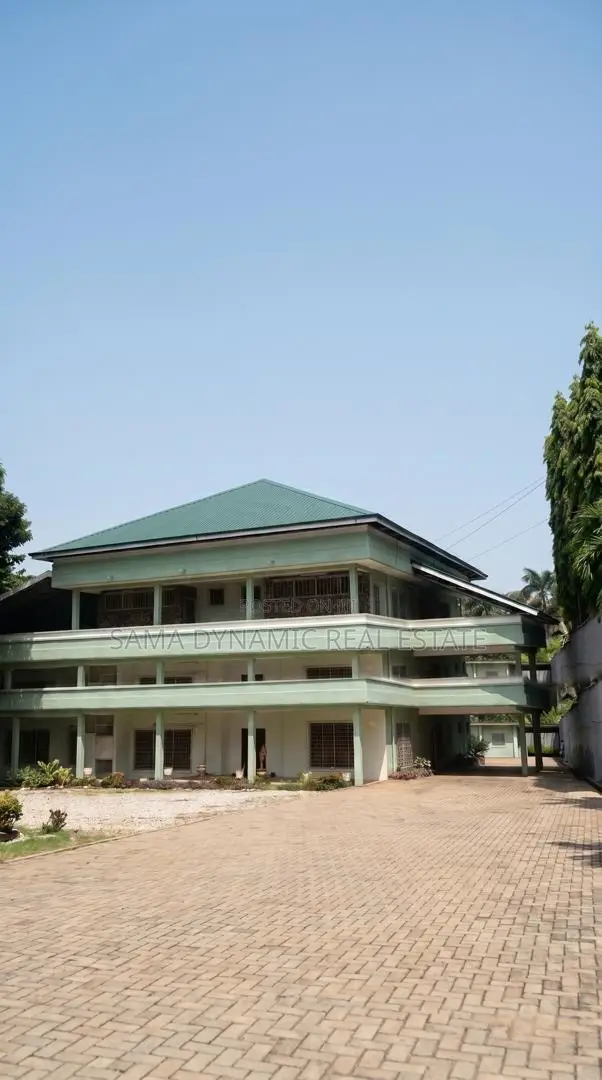 12bdrm House in Cantonment, Cantonments for rent