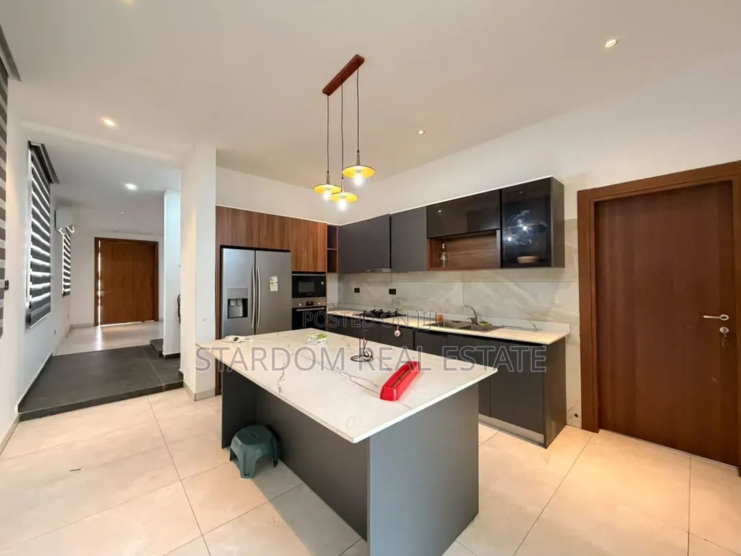 3bdrm Duplex in Ashaley Botwe, Nmai-Dzorn for rent