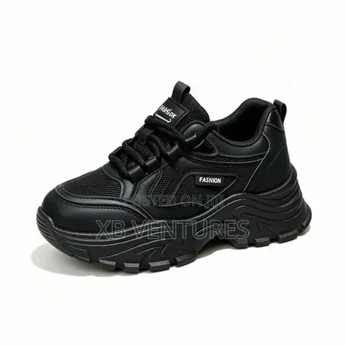 Elegant Women's Bow-Adorned Sneakers
