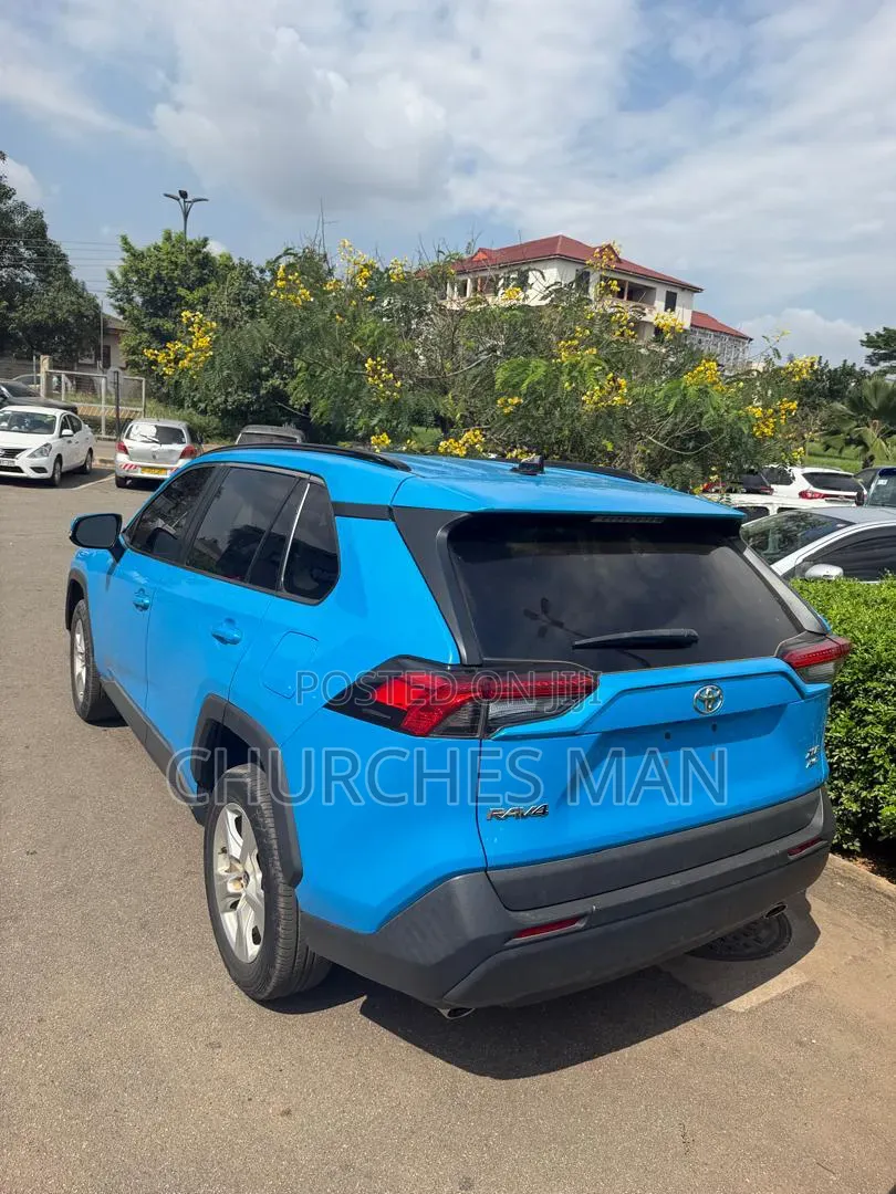 Toyota RAV4 2021 White
