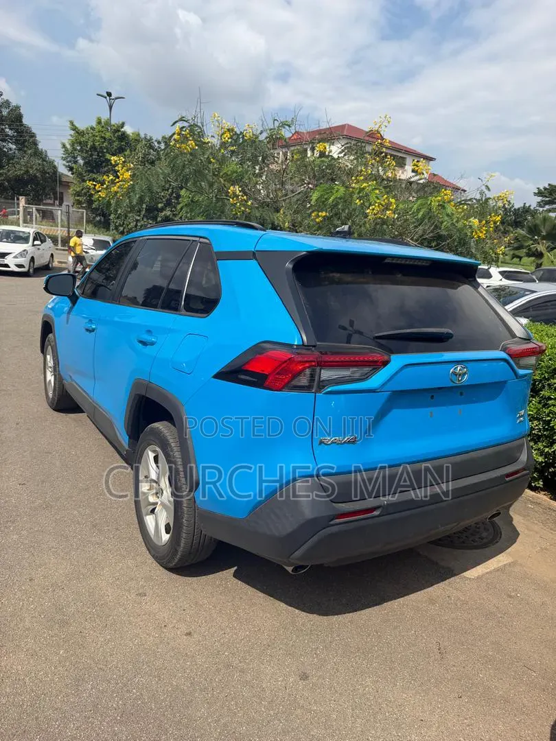 Toyota RAV4 2021 White