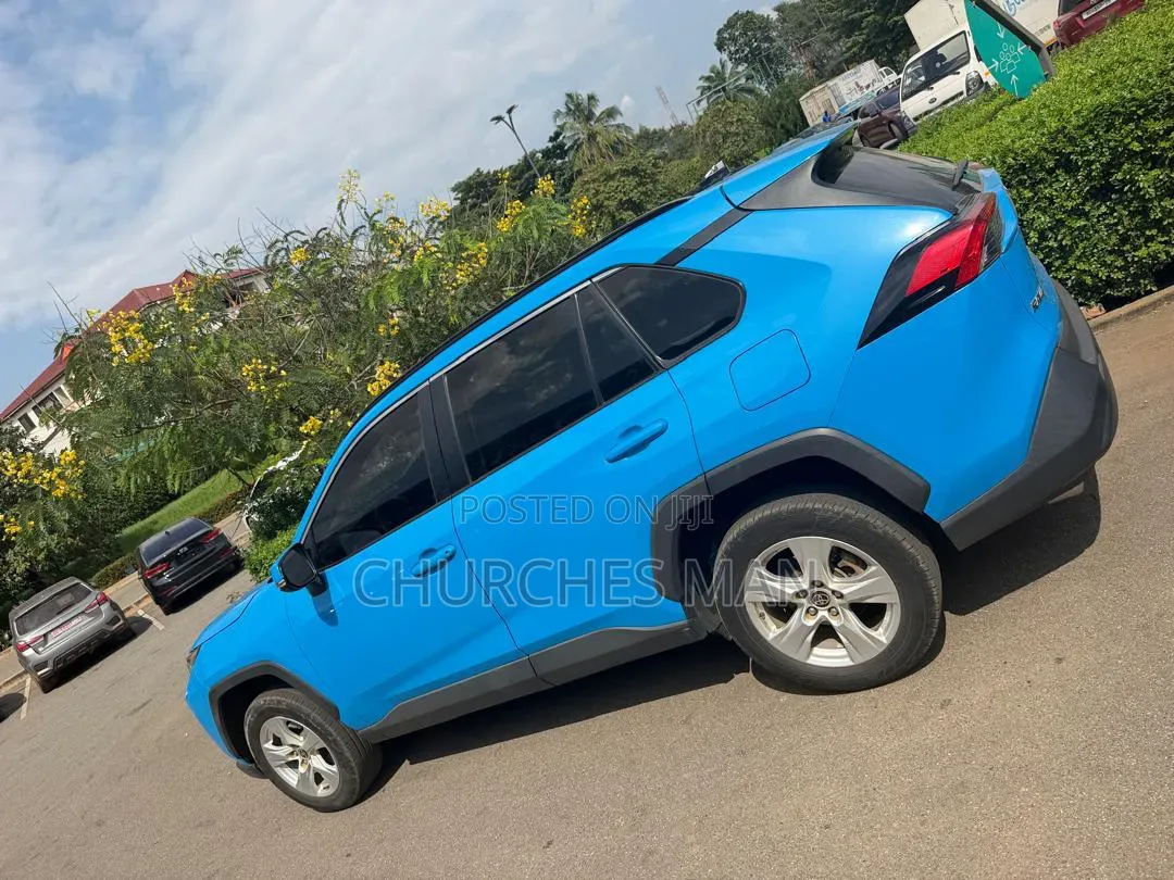 Toyota RAV4 2021 White