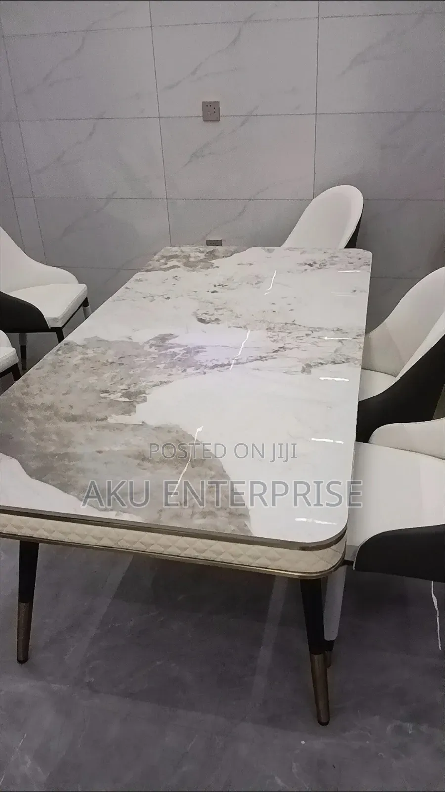 Marble Luxury Dinning Table With 6 Chairs