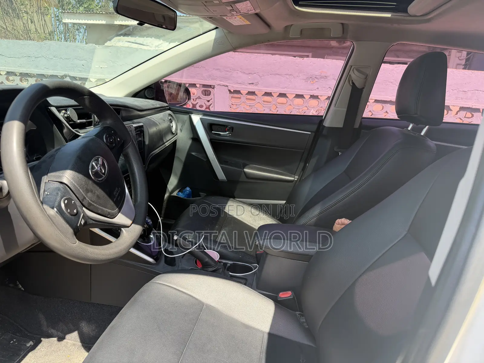 Toyota Corolla XLE 2021 White