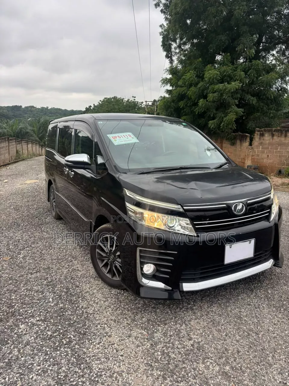 Toyota Voxy Hybrid X 2WD 7-Seater 2015 Black