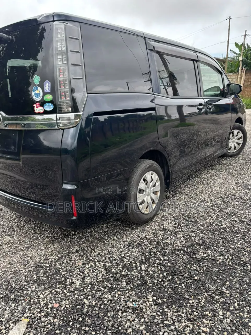 Toyota Voxy Hybrid X 2WD 7-Seater 2015 Black